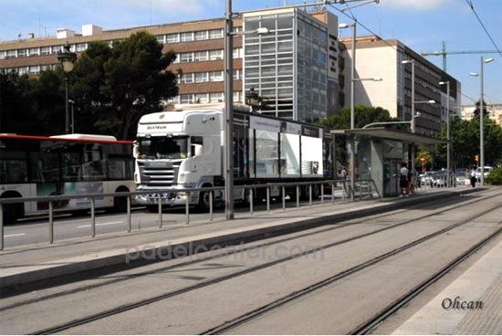 El Padel del PPT en camión y por las calles de Barcelona