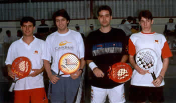 Jardim-Pizzorno y Lisboa-Gomez (foto: Federaci&oacute;n Paranaense de Padel)