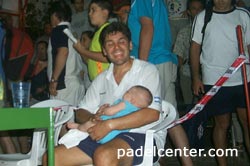 El Masa, luego de ganar la etapa I en Enjoy, orgulloso con su beb&eacute;