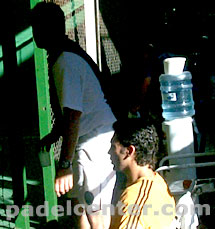 Ovide entra a la cancha, P&eacute;rez Mill&aacute;n espera.